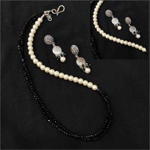 (Black) Crystal Necklace With Glass Pearls