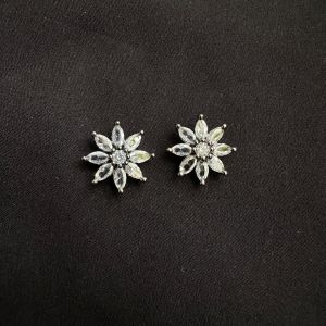 Victorian Connector, Flower/Silver Finish, 3 Holes