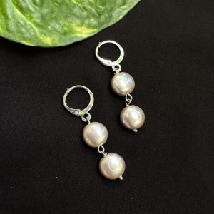 Shell pearl earrings ,Dark Brown