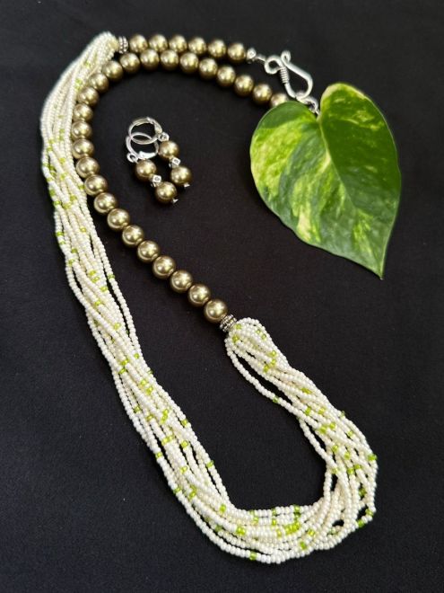 Seashell Beaded Necklace | Seashell bead necklace, Cowrie shell necklace,  Shell choker