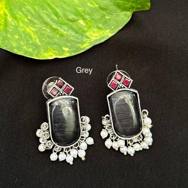 Textured Grey Moonstone Stone Stone Earrings - Shop blackpurple2021 Earrings  & Clip-ons - Pinkoi