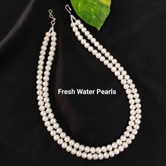 Two layer store pearl necklace