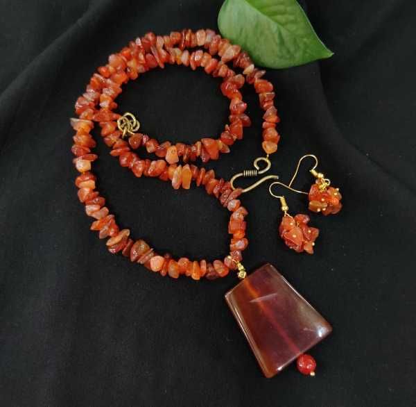 Necklace made from Lapis Lazulli and Carnelian Agate beads with Carnelian  Agate Eagle amulet - Catawiki